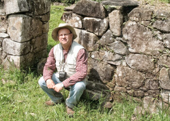 W Vilcabambie, przed pozostałościami pałacu Sayri Tupaca