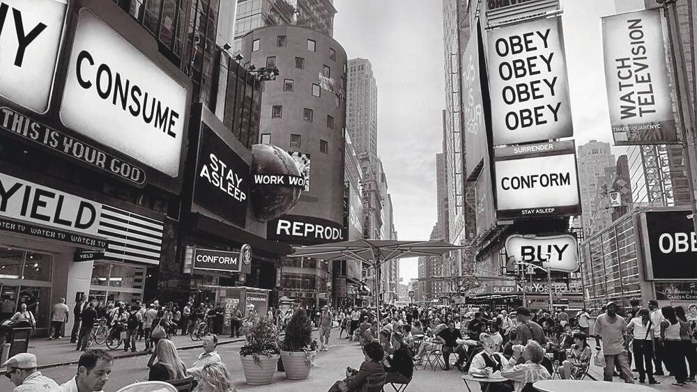 Kadr z filmu „They Live”, reż. John Carpenter, 1988 r. Źródło: Universal Pictures Company Inc.