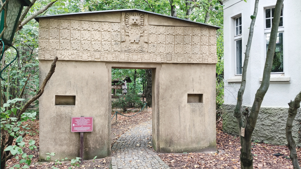 Kopia Bramy Słońca, fragment kompleksu świątynnego Inków. Fot. Marek Żelkowski