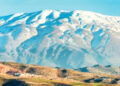 Góra Hermon widziana od strony libańskiej Doliny Bekaa. Fot. Dorota Atmadijan