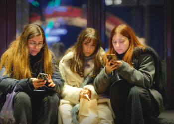 Fot. Surprising_Media, icsilviu, terimakasih0/Pixabay.com